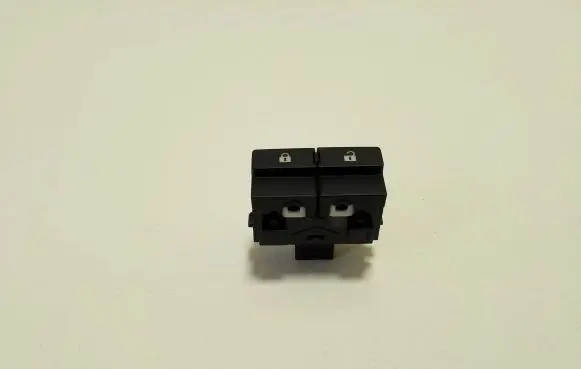 Nissan Qashqai J12 Central locking switch button 