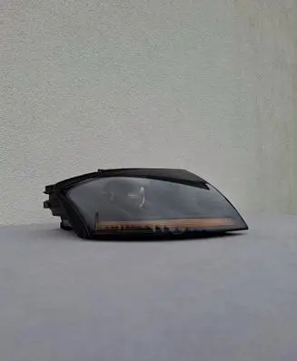 Audi TT Mk1 Headlight/headlamp 0301164272 8N0941004R