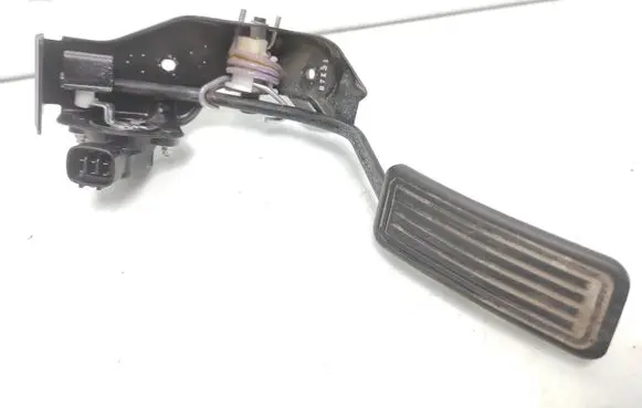 Toyota Avensis T250 Accelerator throttle pedal 7811135030