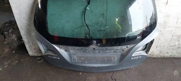 Opel Meriva B Tailgate/trunk/boot lid 