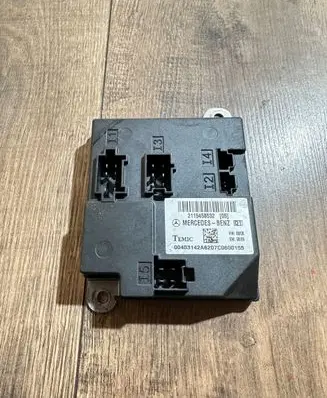 Mercedes-Benz E W211 Comfort/convenience module 2115458532