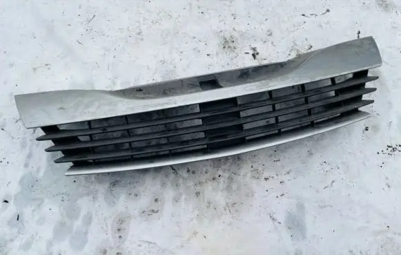 Renault Laguna II Front grill 8200012581