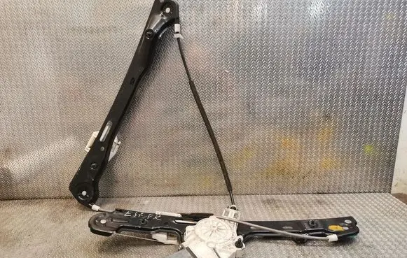 BMW 1 E81 E87 Front door electric window regulator 7067795