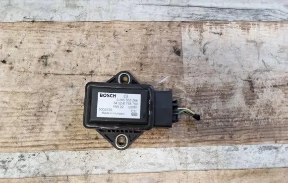 BMW 5 E60 E61 ESP acceleration yaw rate sensor 34526758750 5002535