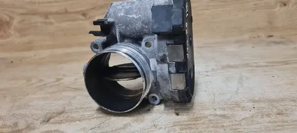 Volvo V70 Throttle valve 8692720
