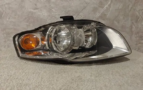 Audi A4 S4 B7 8E 8H Headlight/headlamp 8E0941004AJ 0301219202