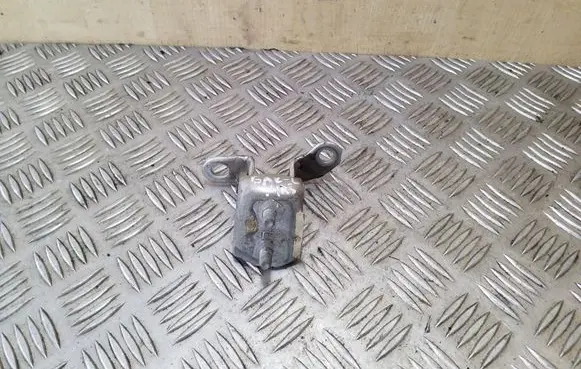 Toyota Avensis T220 Rear door upper hinge