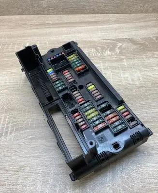 BMW 5 F10 F11 Fuse module 9234421 290311