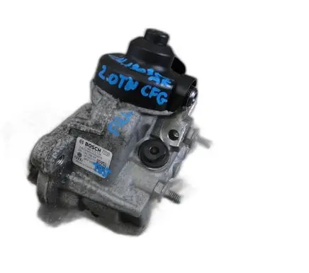 Volkswagen Golf VI Fuel injection high pressure pump