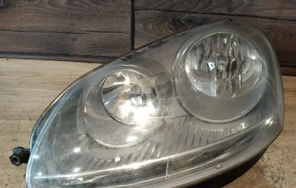 Volkswagen Jetta V Headlight/headlamp