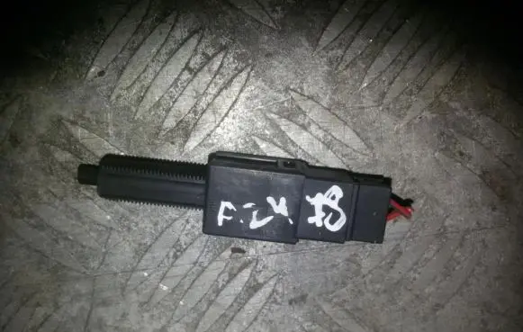 Nissan Primera Brake pedal sensor switch