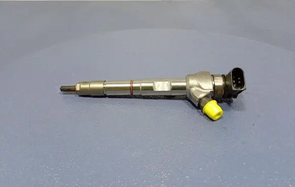 Volkswagen Arteon Fuel injector 05L130277E