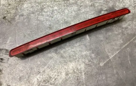 Audi A3 S3 8P Third/center stoplight 8P3945097