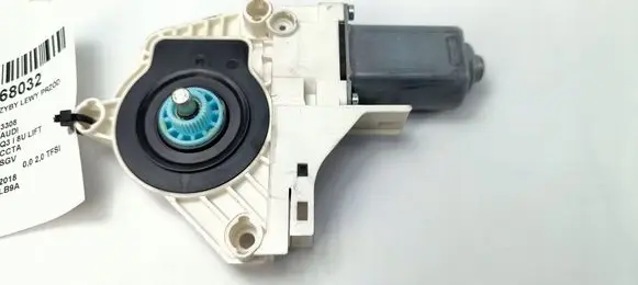 Audi Q3 F3 Front door window regulator motor 8K0959801B