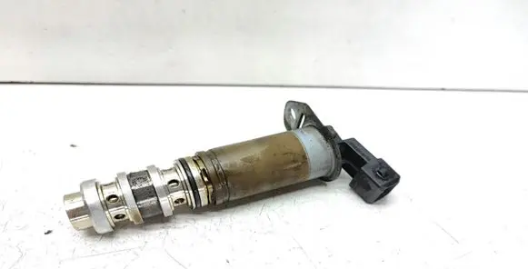 BMW 3 E90 E91 Camshaft vanos timing valve 7584115