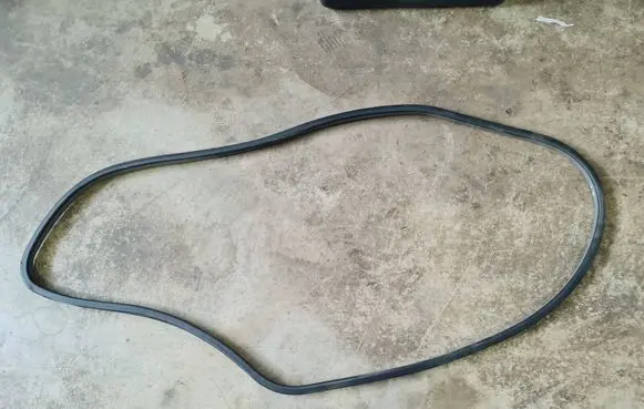 Nissan Leaf I (ZE0) Rear door rubber seal (on body) 