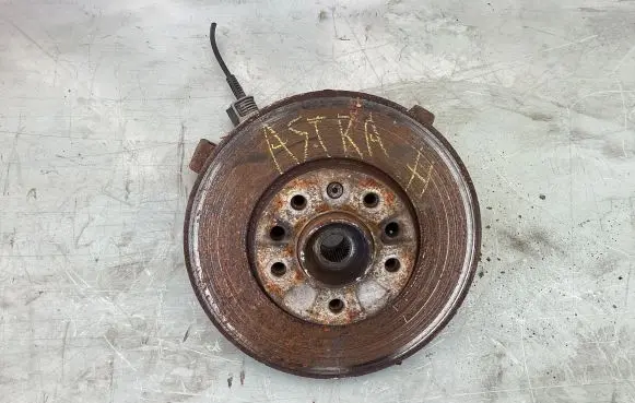 Front wheel hub