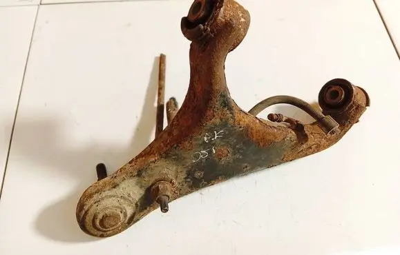 Land Rover Discovery 3 - LR3 Front lower control arm/wishbone 