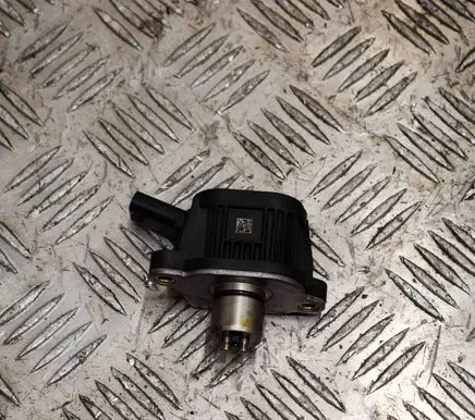 Volkswagen Golf VII Camshaft speed sensor 04E906048A
