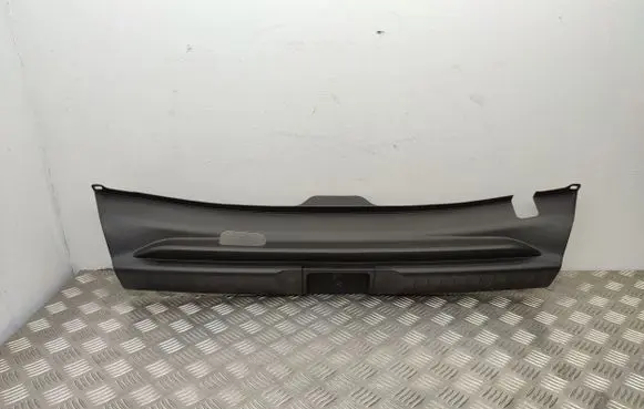 Suzuki Vitara (LY) Trunk/boot sill cover protection 7619176S0