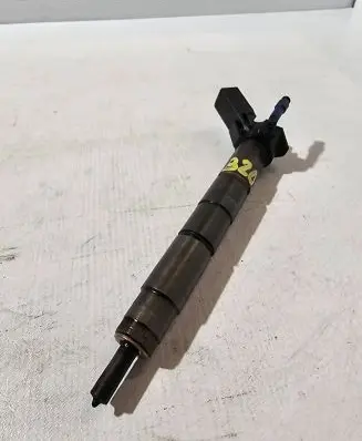 Mercedes-Benz E W213 Fuel injector A6540700187 0445117048 1631301337