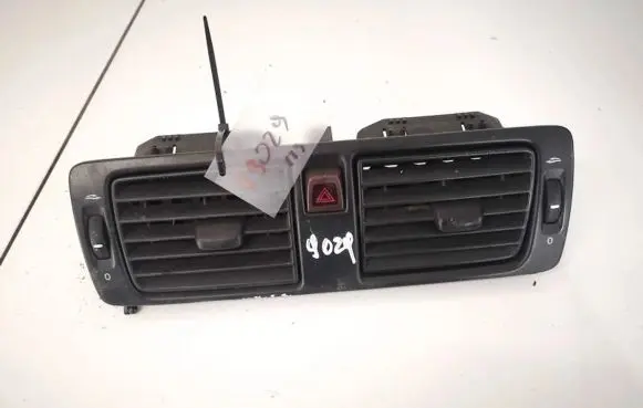 Volvo V50 Dash center air vent grill y01144