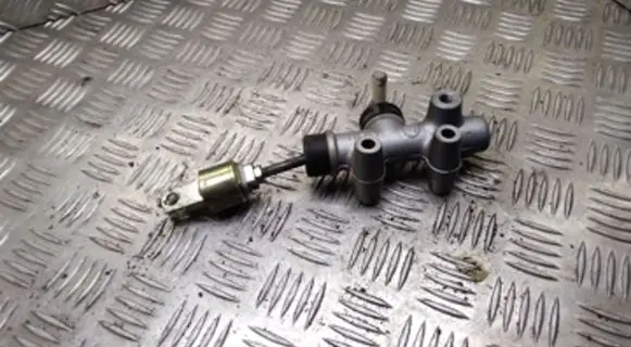 Toyota Avensis Verso Clutch slave cylinder 