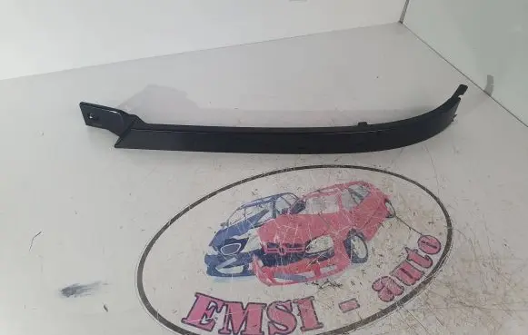 Under headlight/headlamp trim