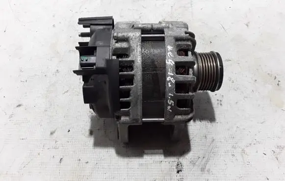 Renault Megane IV Generator/alternator 231004719R