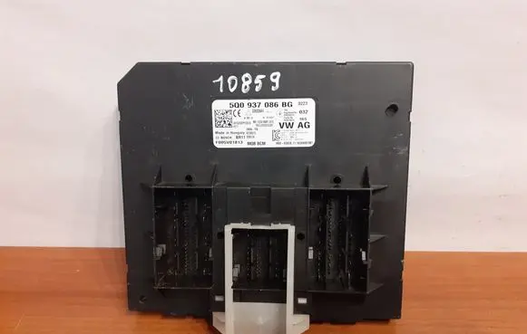 Volkswagen PASSAT B8 Central body control module 10859 5Q0937086BG