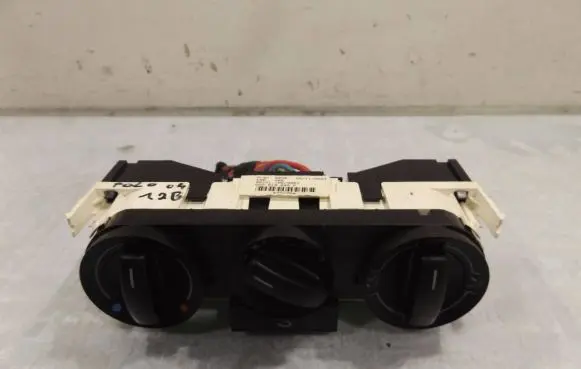 Volkswagen Polo Climate control unit