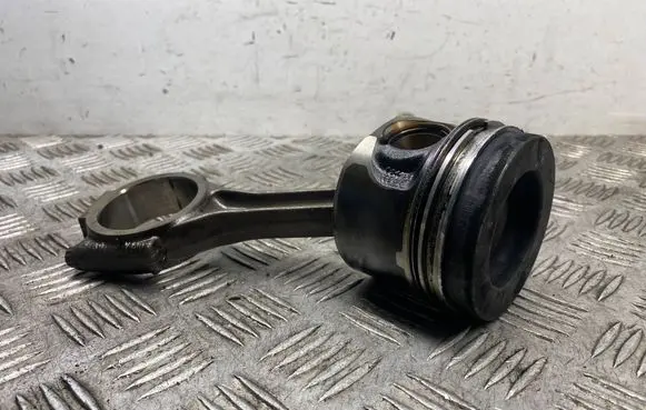 Skoda Superb B6 (3T) Piston with connecting rod 