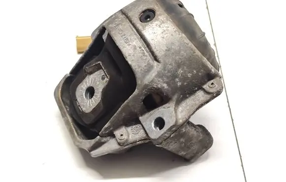 Engine mount bracket