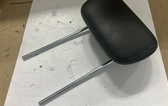 Mercedes-Benz GL X164 Rear seat headrest 