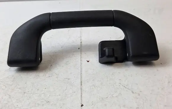 Mercedes-Benz E W212 Rear interior roof grab handle A2048100151