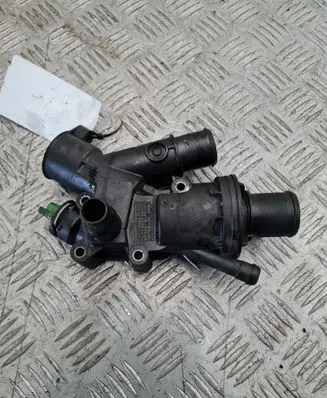 Nissan Qashqai Thermostat/thermostat housing 