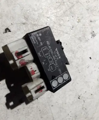 Volvo S70 V70 V70 XC Coolant fan relay 899251000