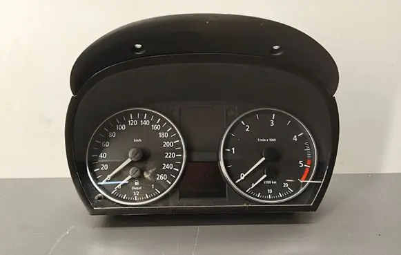 BMW 3 E90 E91 Speedometer (instrument cluster) 9122602 623021706 369510