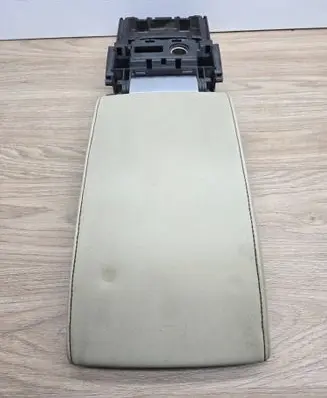Volvo V70 Armrest 39870954