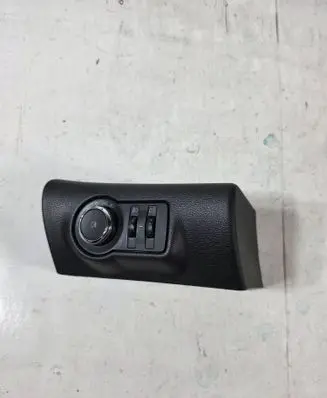 Opel Astra J Light switch 13268705 251514