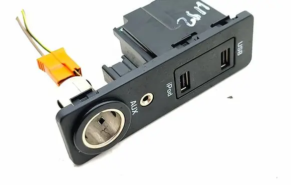 Land Rover Evoque I AUX in-socket connector A2C5336865900 AW9319C166AA T1301069364