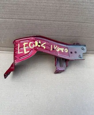 Seat Leon IV Fender mounting bracket 5FA821168