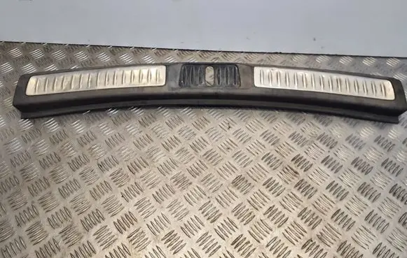 Toyota Avensis T270 Trunk/boot sill cover protection