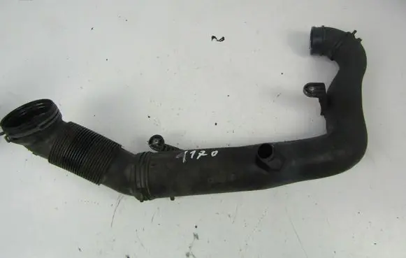 Volkswagen PASSAT B5.5 Intercooler hose/pipe 