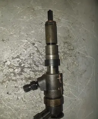 Peugeot 207 Fuel injector 6890508503515 0445110252 07F0A120D565889