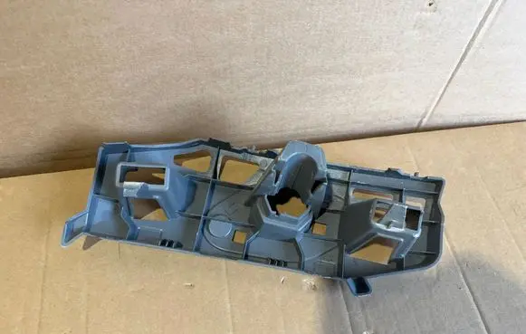 Skoda Karoq Front bumper mounting bracket 658807056