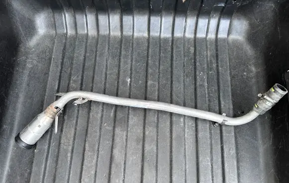 Volvo V60 Fuel tank filler neck pipe 32142563 VCK06E 33345867