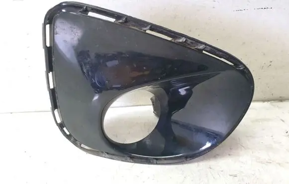 Toyota Avensis T270 Front bumper lower grill 8148105040