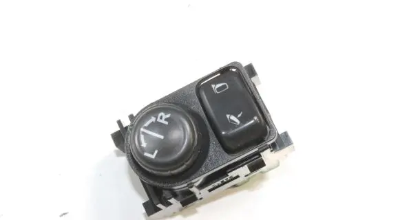 Nissan Qashqai Wing mirror switch