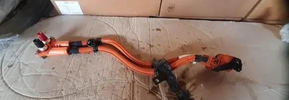 Peugeot 208 II High voltage cable 9832922980